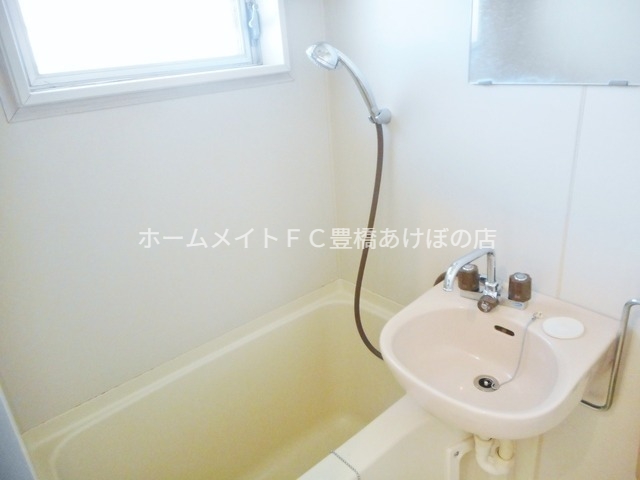 バス・シャワールーム　同型別部屋写真