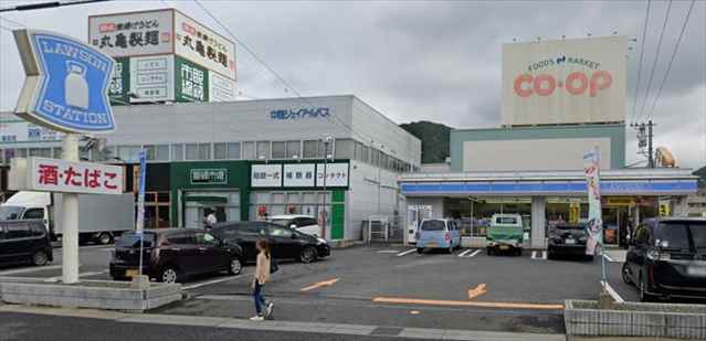 コンビニ　ローソン（コンビニ）まで214m