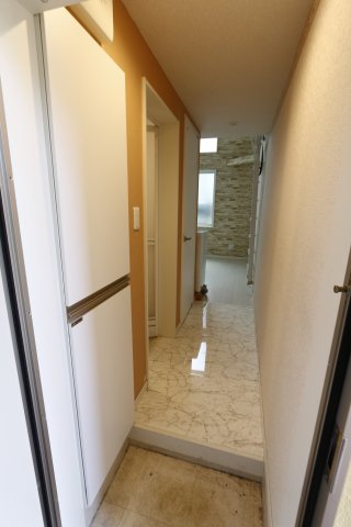 玄関　同アパートの参考写真です。
