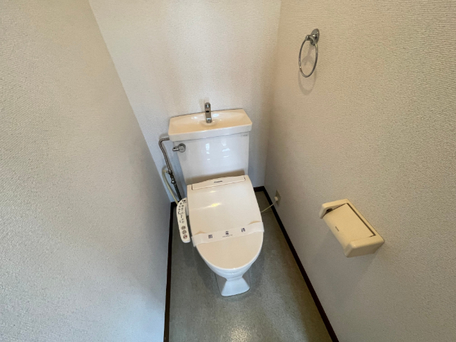 トイレ　※別号室の写真です※