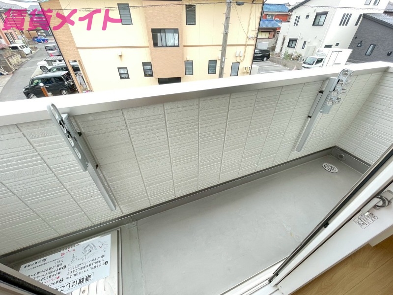 バルコニー　同建物別部屋写真です