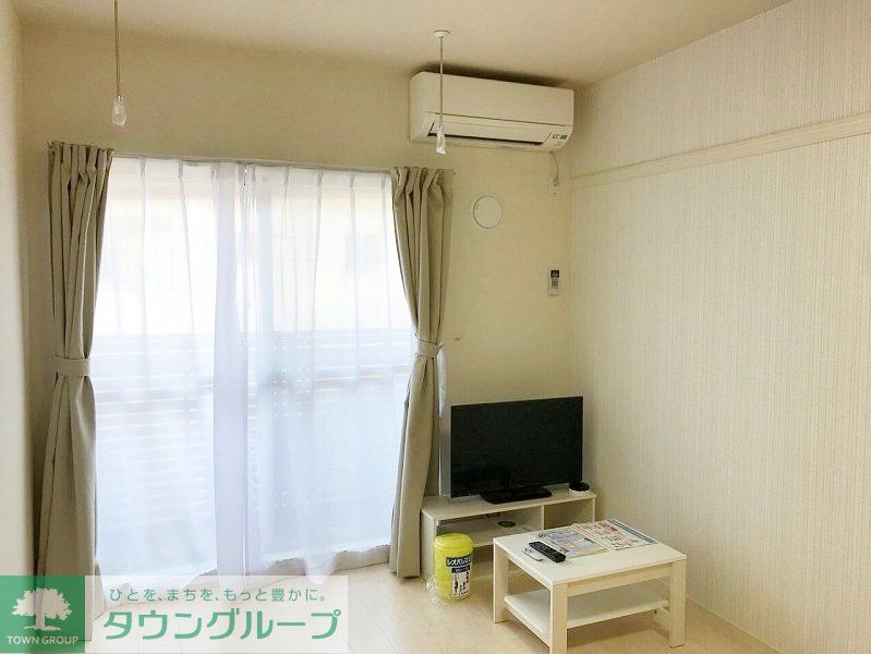居室・リビング　部屋毎に間取りが異なる場合がございます。