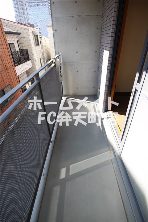 バルコニー　陽当たり良好なバルコニーです