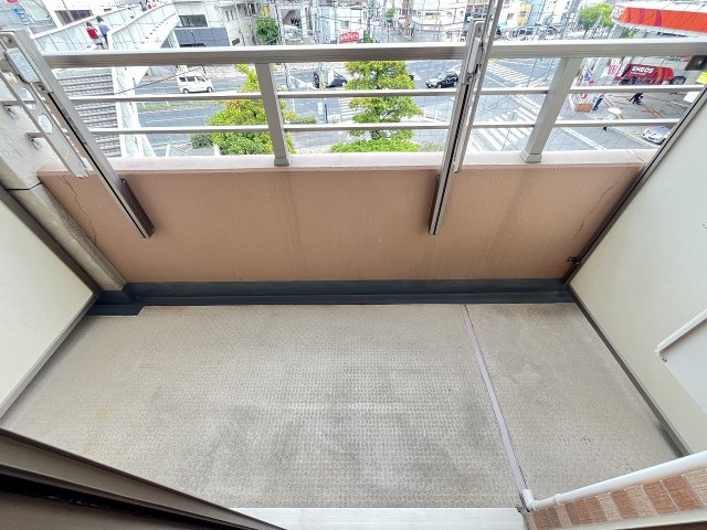 バルコニー　お洗濯にも便利なバルコニー付き