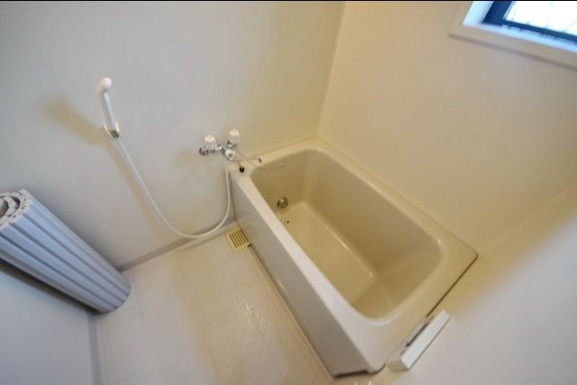 バス・シャワールーム　★窓があるので換気もよくできます★