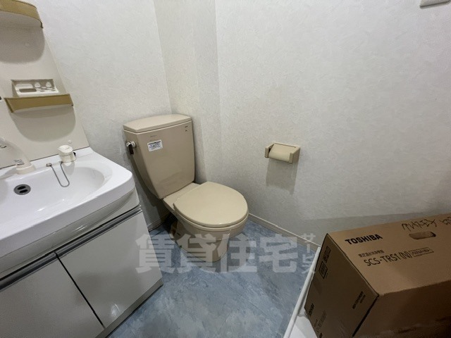 阪急神戸線 王子公園駅 徒歩4分 10階建 築17年のトイレ写真