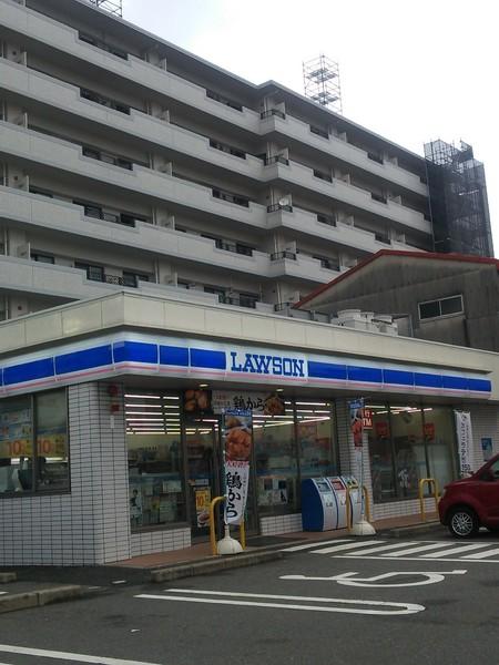 コンビニ　ローソン吉塚五丁目店（コンビニ）まで245m