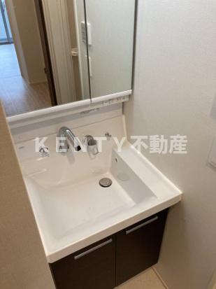 洗面設備　脱衣スペースもあります