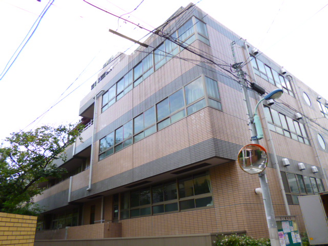 高校・高専　桜蔭高等学校（高校・高専）まで415m