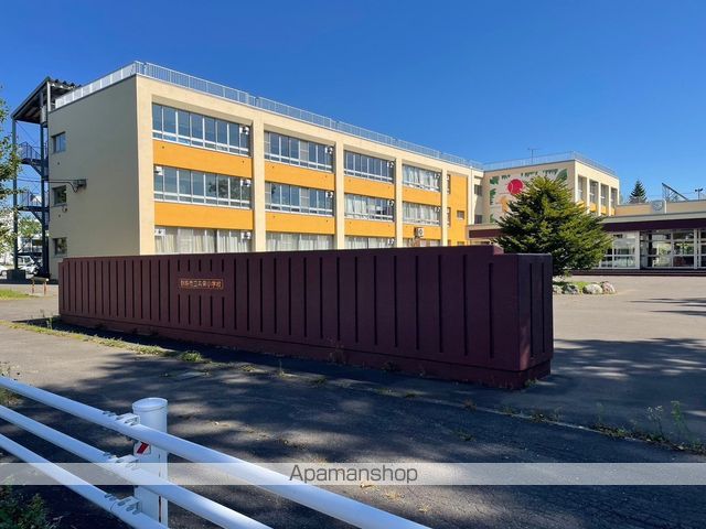 小学校　釧路市立共栄小学校（小学校）まで639m