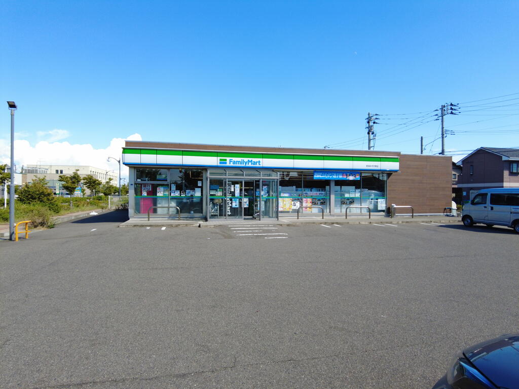 コンビニ　ファミリーマート新潟みずき野店（コンビニ）まで292m