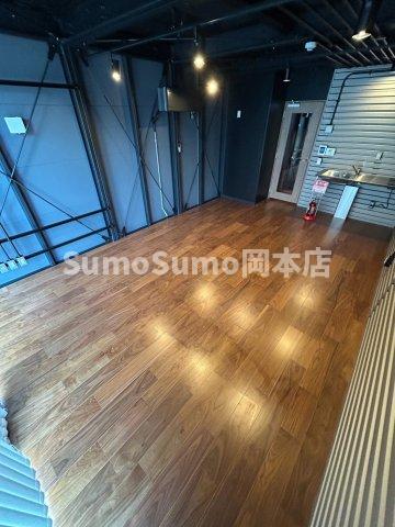 居室・リビング　こちらの居間で趣味の時間をお楽しみください