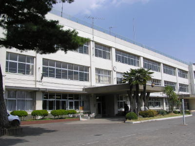 中学校　立川第二中学校（中学校）まで753m
