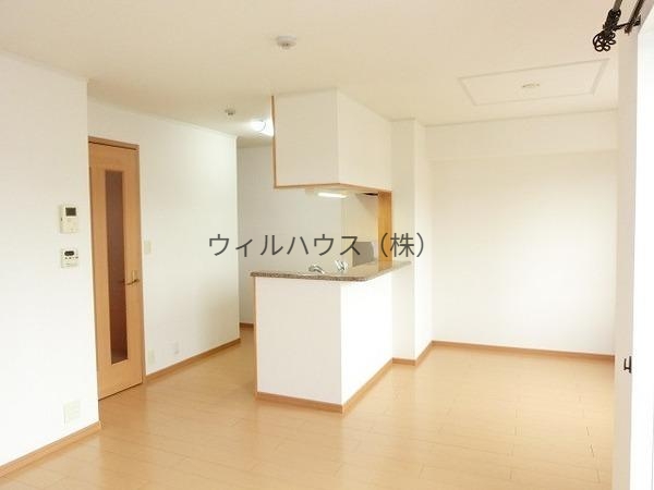 居室・リビング　人気のカウンターキッチン！