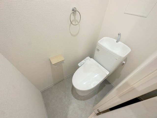 トイレ　綺麗なトイレにはウォシュレット標準装備です。