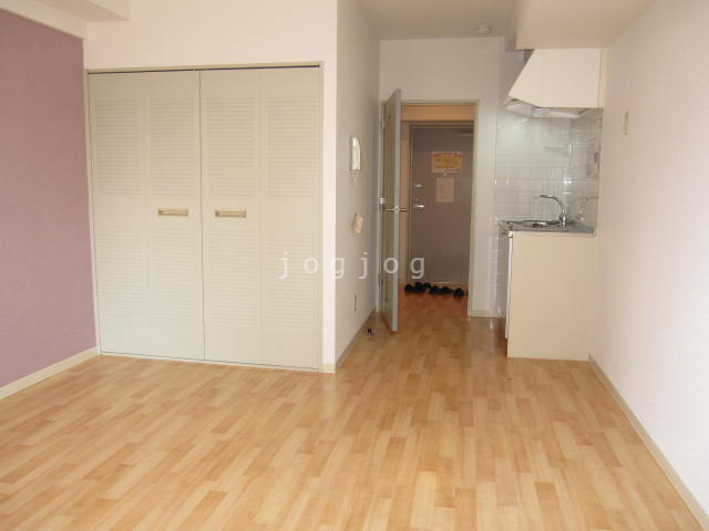 その他部屋・スペース　日当たりの良い明るいお部屋です。