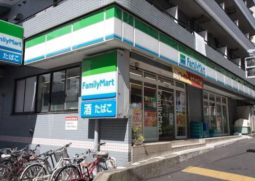 コンビニ　ファミリーマート 金井窪山手通り店（コンビニ）まで393m