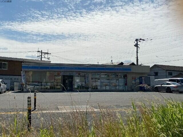 コンビニ　ローソン福岡次郎丸五丁目店（コンビニ）まで393m