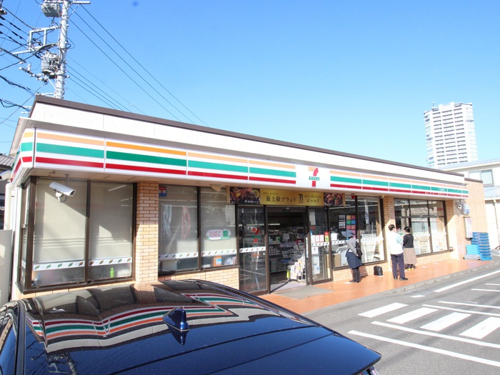 コンビニ　セブンイレブン長津田駅西口（コンビニ）まで454m