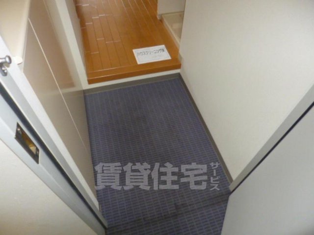 ロイヤル御幣島の玄関写真