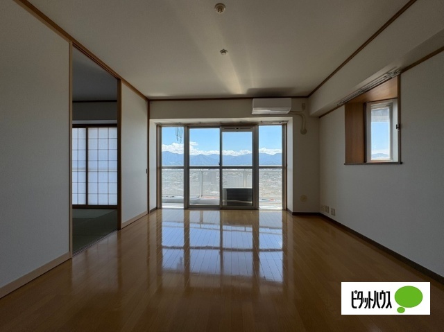 テレパレス居町の居間写真