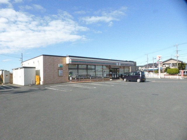 コンビニ　セブン－イレブン 吉川木売新田店（コンビニ）まで1001m