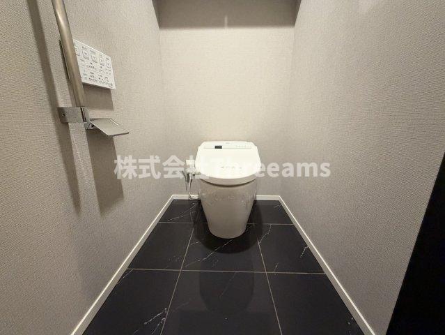 みなとみらい線 みなとみらい駅 徒歩14分 10階建 築15年のトイレ写真