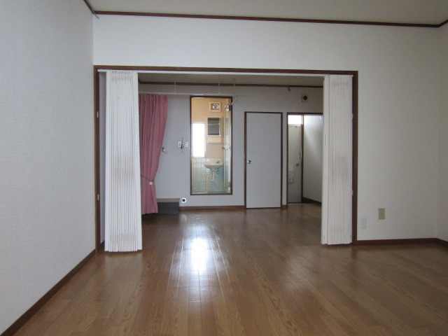 メゾンドまどころの居間写真