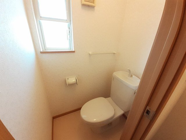 トイレ　清潔感のあるトイレです