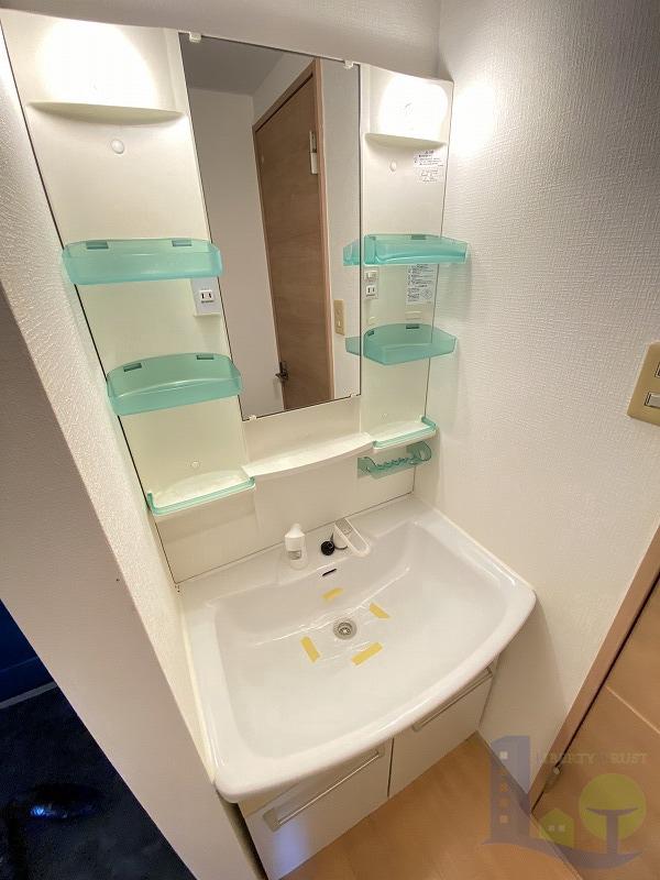 洗面設備　別部屋の参考写真