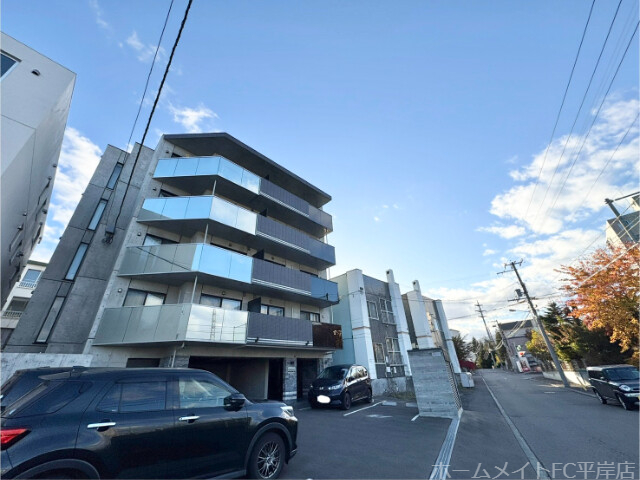 アールズ・コート平岸の外観写真