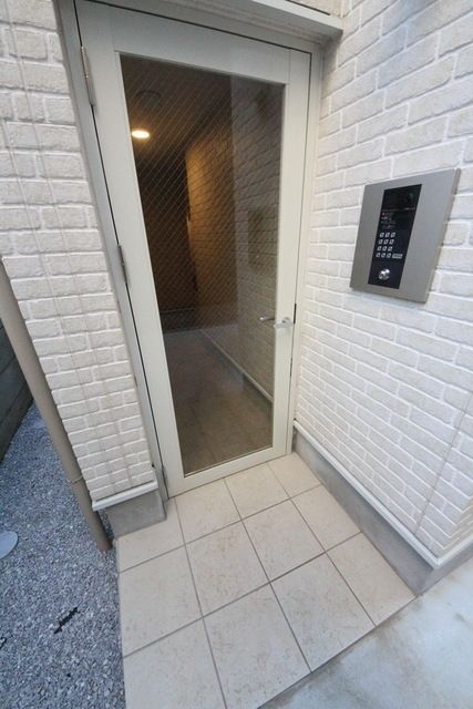 エントランス　お問い合わせはお早めに