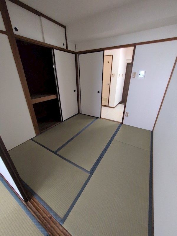 ＪＲ総武線 新小岩駅 徒歩13分 4階建 築41年の内装写真