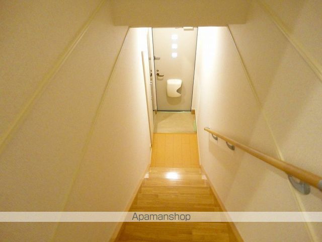 ＪＲ中央線 塩崎駅 徒歩89分 2階建 築12年の玄関写真