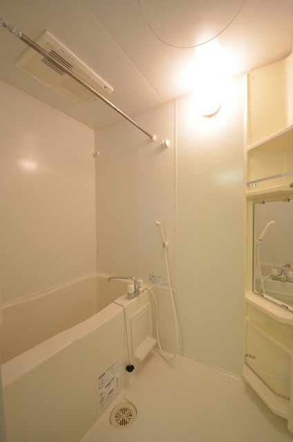 バス・シャワールーム　★ゆったりとしたバスルームで癒しのひと時を…★
