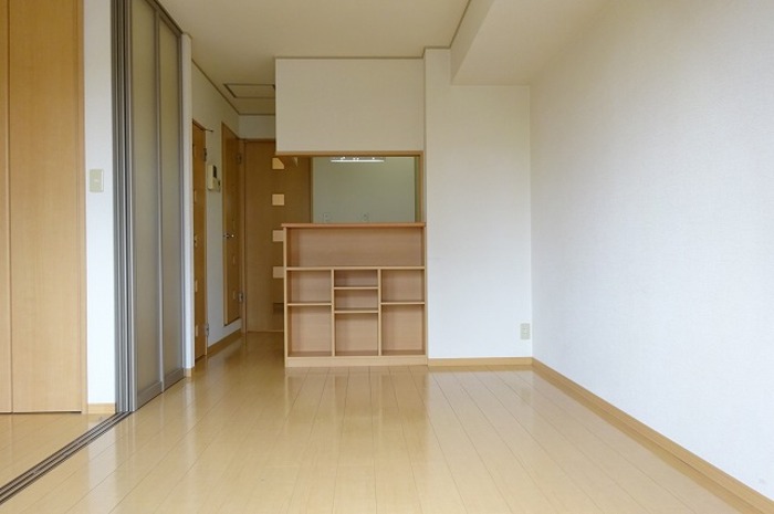 ロイヤルシティの居間写真