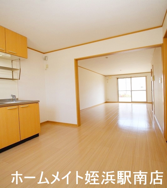 エントランス　★広々１４．５帖でゆったり★参考写真