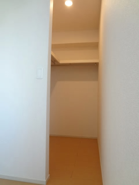 収納　北側洋室にはウォークインクローゼットがあります☆