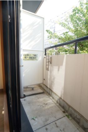 バルコニー　バルコニーからの眺めを楽しみながら食事をしませんか