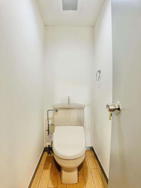 アールコート上野毛のトイレ写真