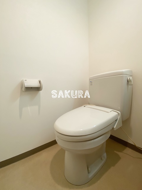 トイレ　落ち着いた色調のトイレです♪