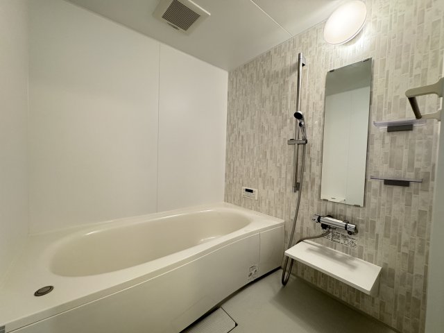 バス・シャワールーム　実際のお部屋は間取が反転します。