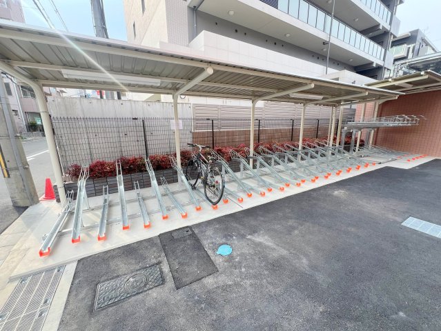 駐車場　敷地内には入居者専用の駐輪スペースもあります。