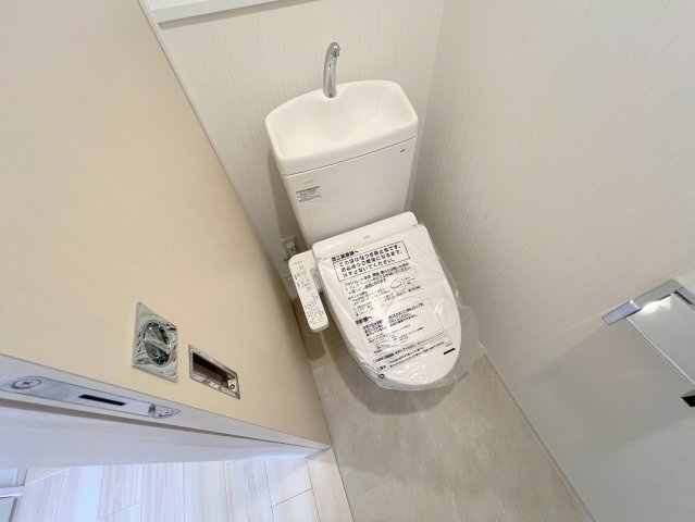 トイレ　綺麗なトイレにはウォシュレット標準装備です。