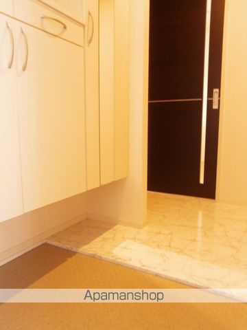 リアン トゥールの玄関写真