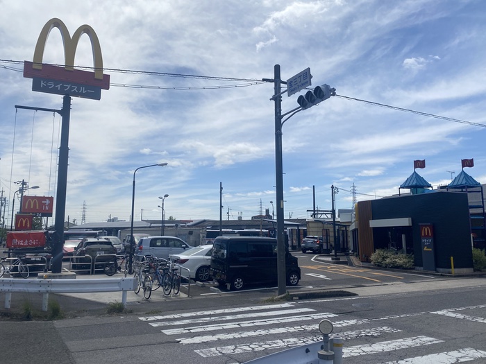 飲食店　MacDonaldｓ（飲食店）まで600m