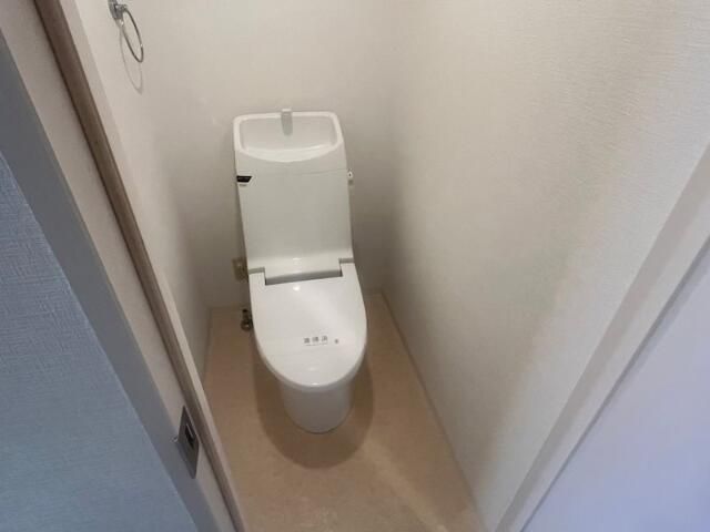 東京メトロ有楽町線 地下鉄赤塚駅 徒歩5分 3階建 築21年のトイレ写真
