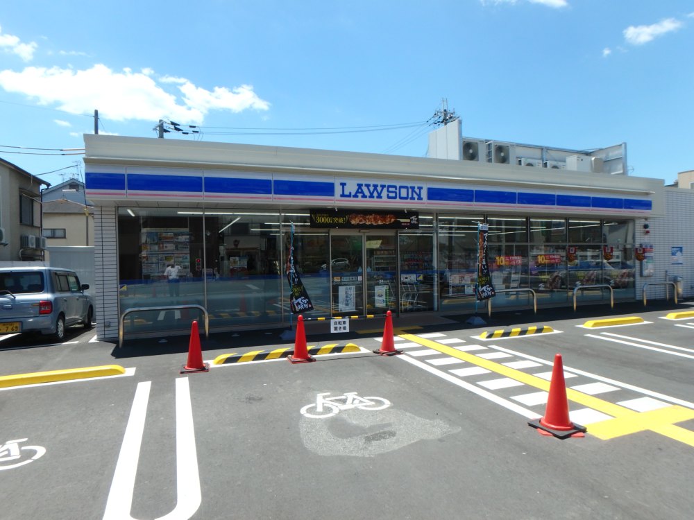 コンビニ　ローソン尼崎富松町一丁目店（コンビニ）まで69m