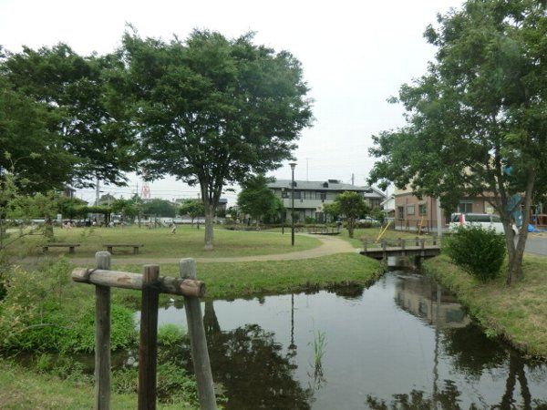 【サンライフ百草園の公園】