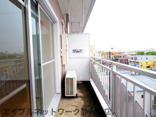 【静岡市駿河区馬渕のマンションのバルコニー】